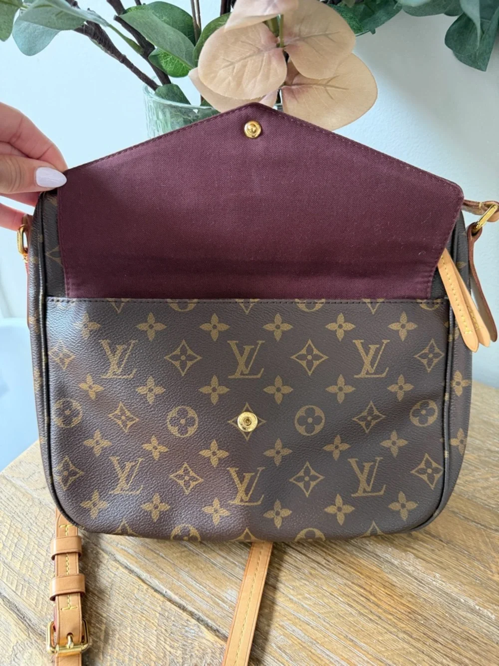 Authentic Louis Vuitton Mabillon Monogram Crossbody - Picture 3 of 15